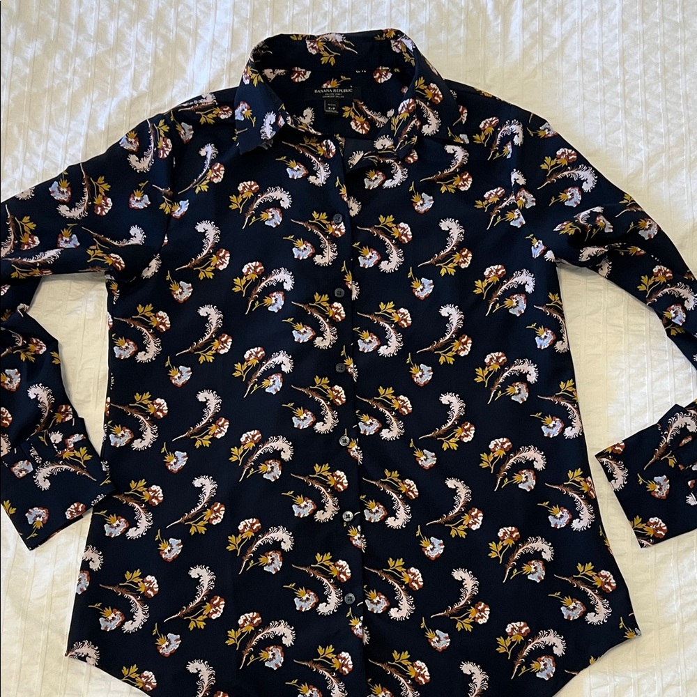 Banana Republic Dark Navy Paisley Dillon Blouse